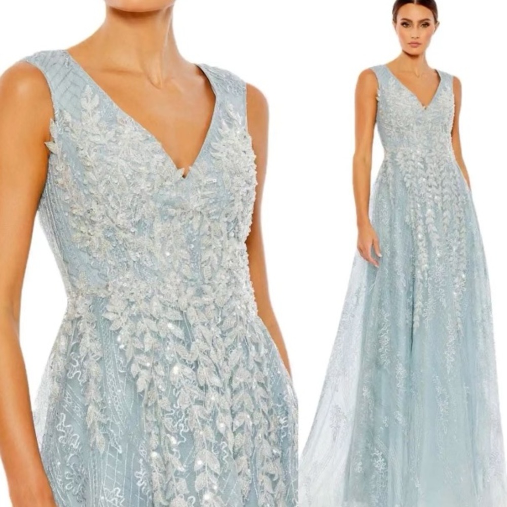 STUNNING MAC DUGGAL SLEEVELESS GOWN
